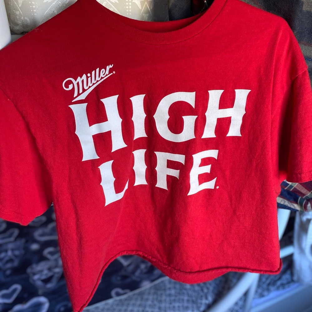 HIGH LIFE RED CROPPED TEE